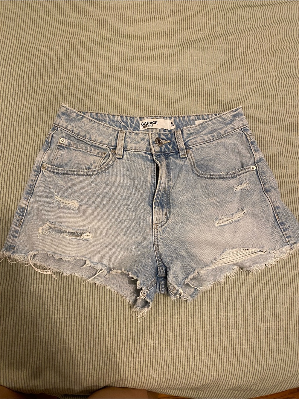 Garage Denim Festival Distressed Jean Shorts Size 28 - Picture 2 of 4
